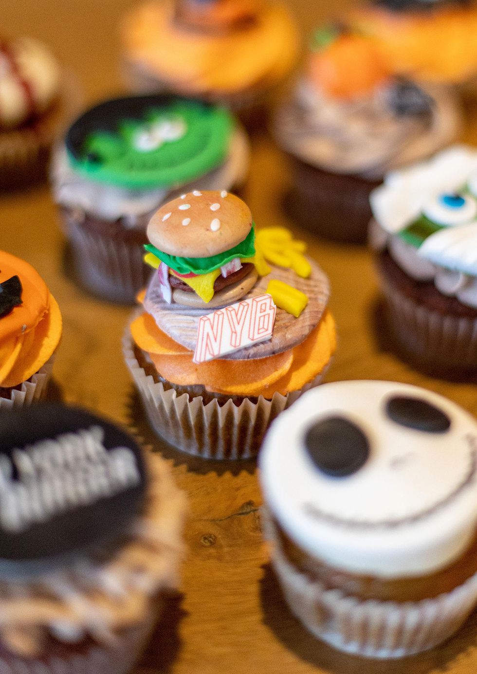 cupcakes de new york burger para halloween 2023