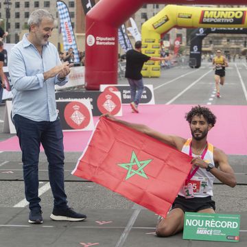 mohamed el ghazouany dedica su victoria en la cursa de la mercé a las víctimas del terremoto de marruecos