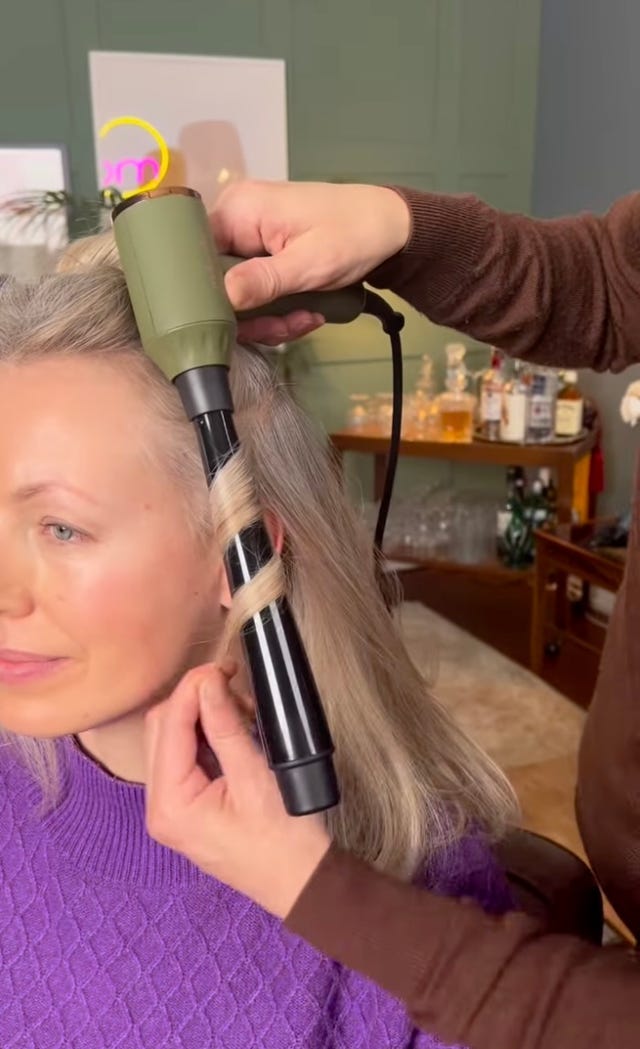 how to hide a ‘hole’ in fine hair with this easy hack from davina‘s stylist