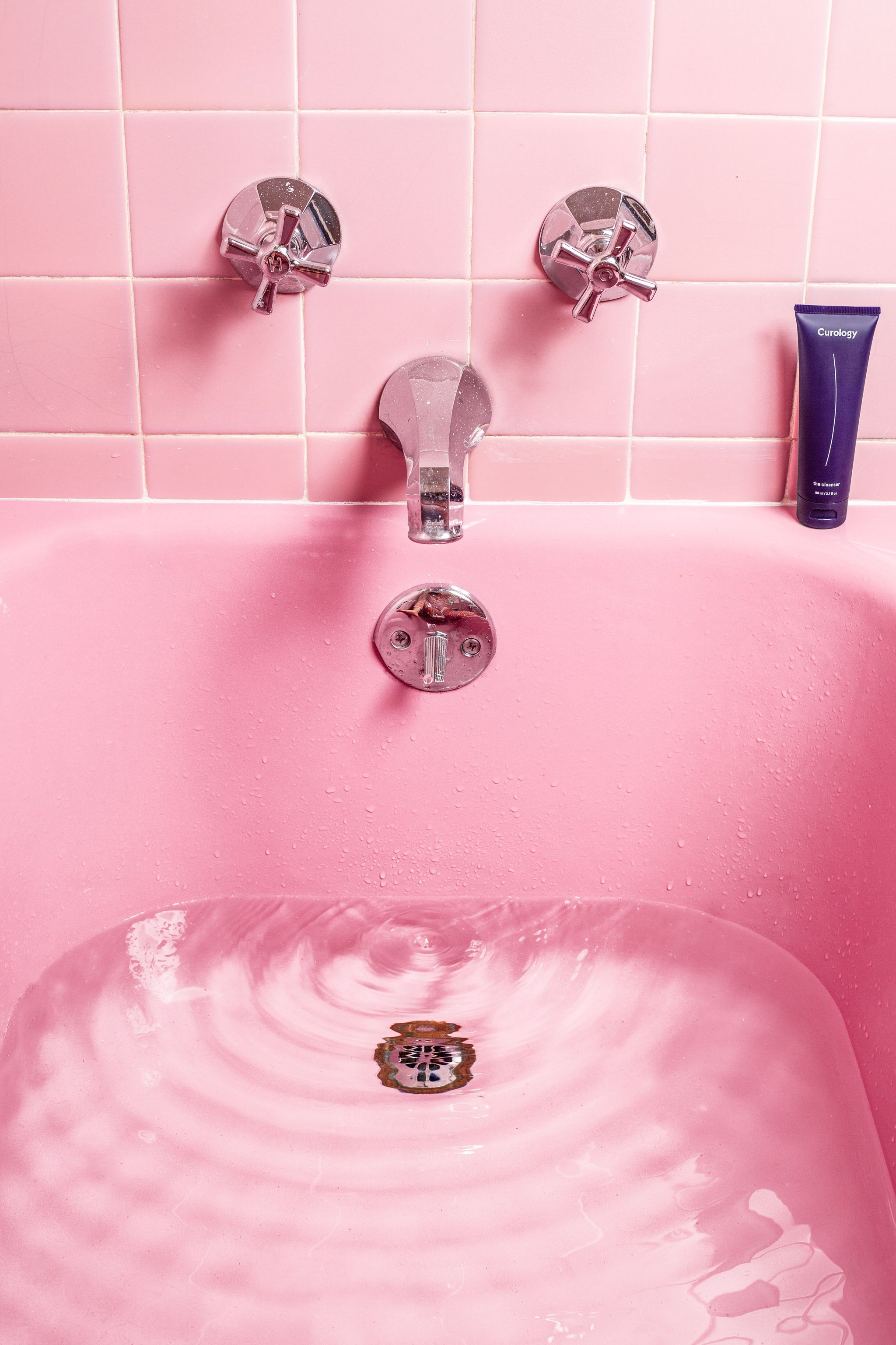 Pink, Bathroom, Tap, Sink, Purple, Plumbing fixture, Water, Room, Bathroom sink, Tile, 