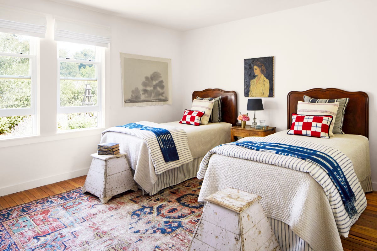 20 Bedroom Rug Ideas to Create a Cozy Space