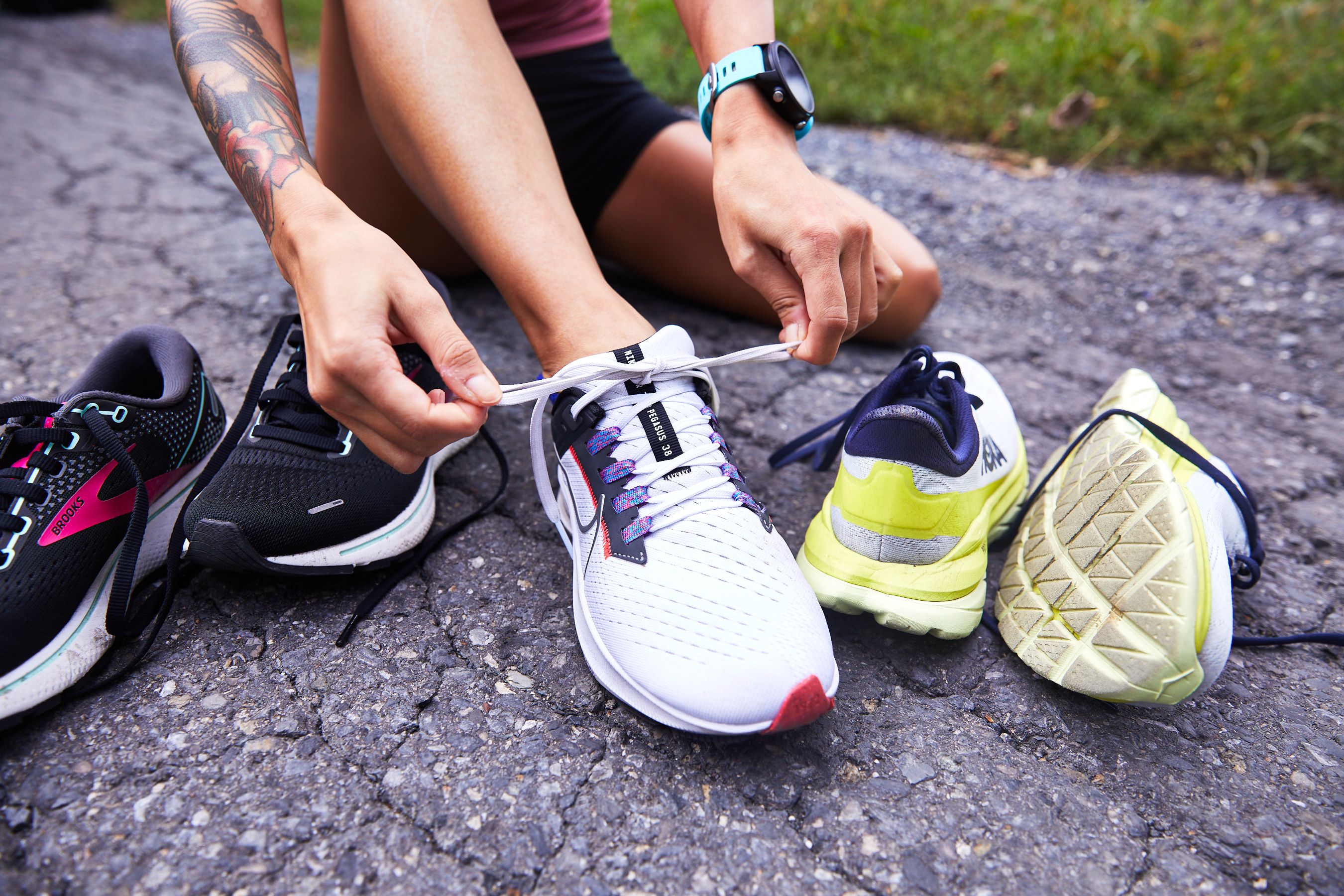IV. How to Choose the Right Running Shoes for Joint Protection