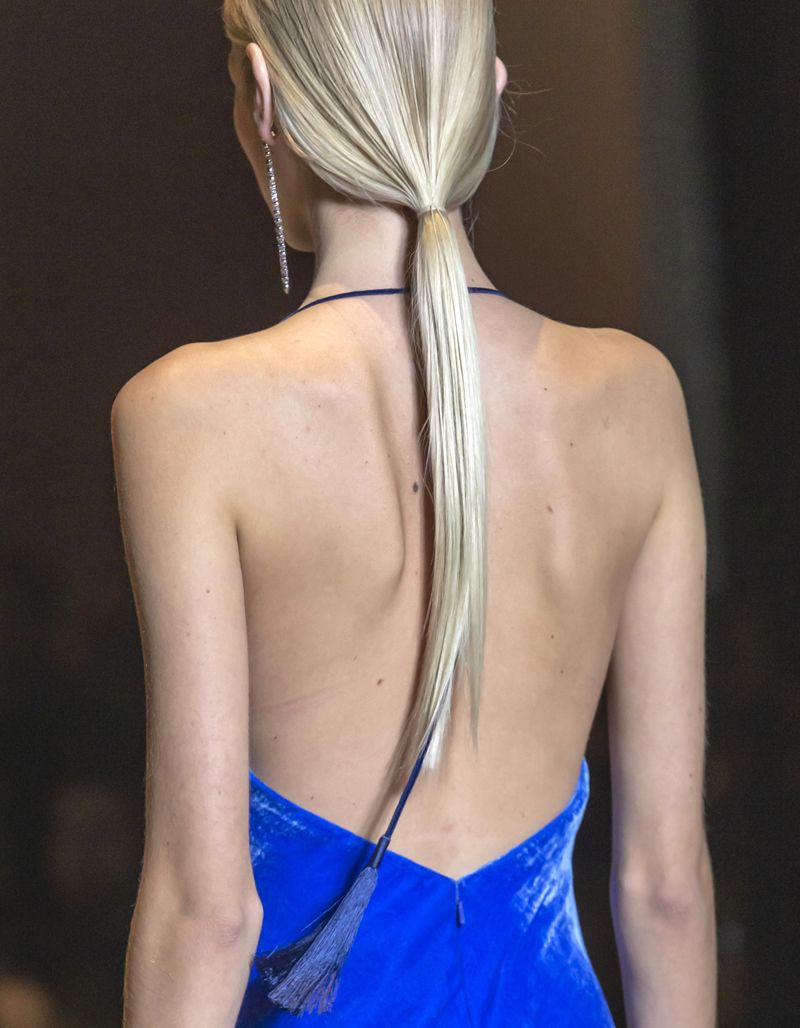 Hair, Shoulder, Clothing, Blue, Back, Neck, Hairstyle, Fashion, Electric blue, Blond, 