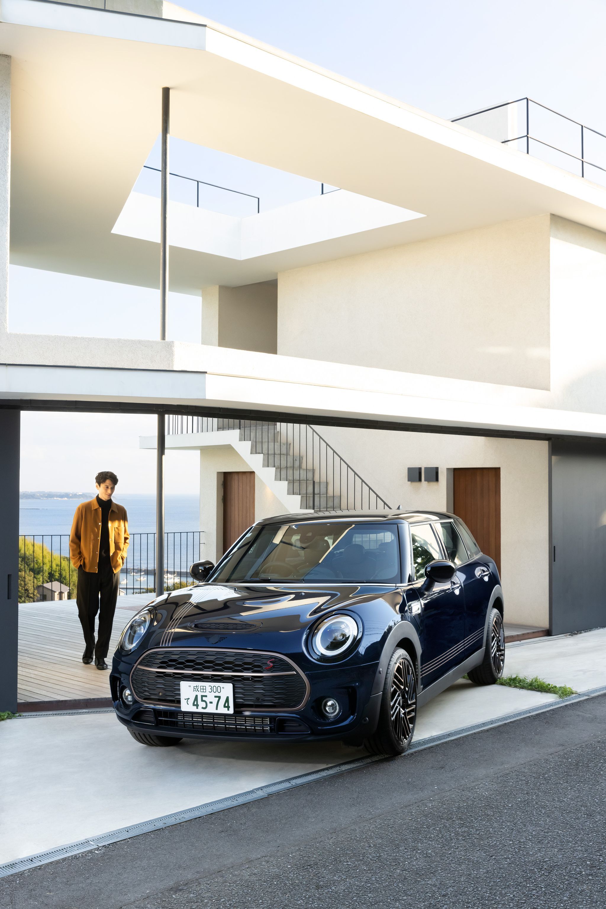ポール・スミスとMINIがコラボイベントを開催｜車づくりの「持続