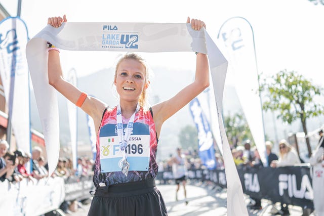 alessia scaini vince la lake garda 21
