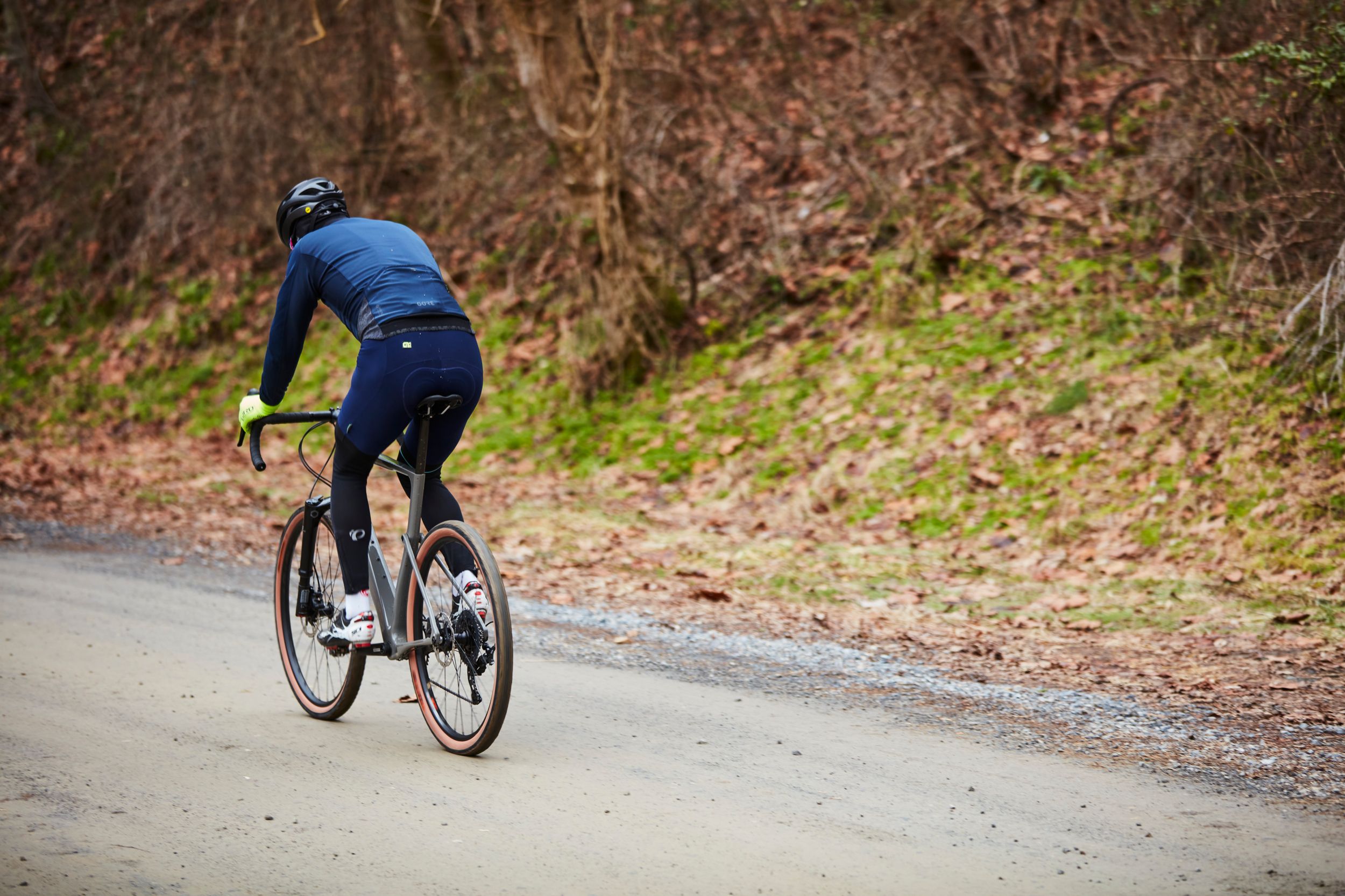 bobby lea riding the cannondale topstone carbon lefty on the road