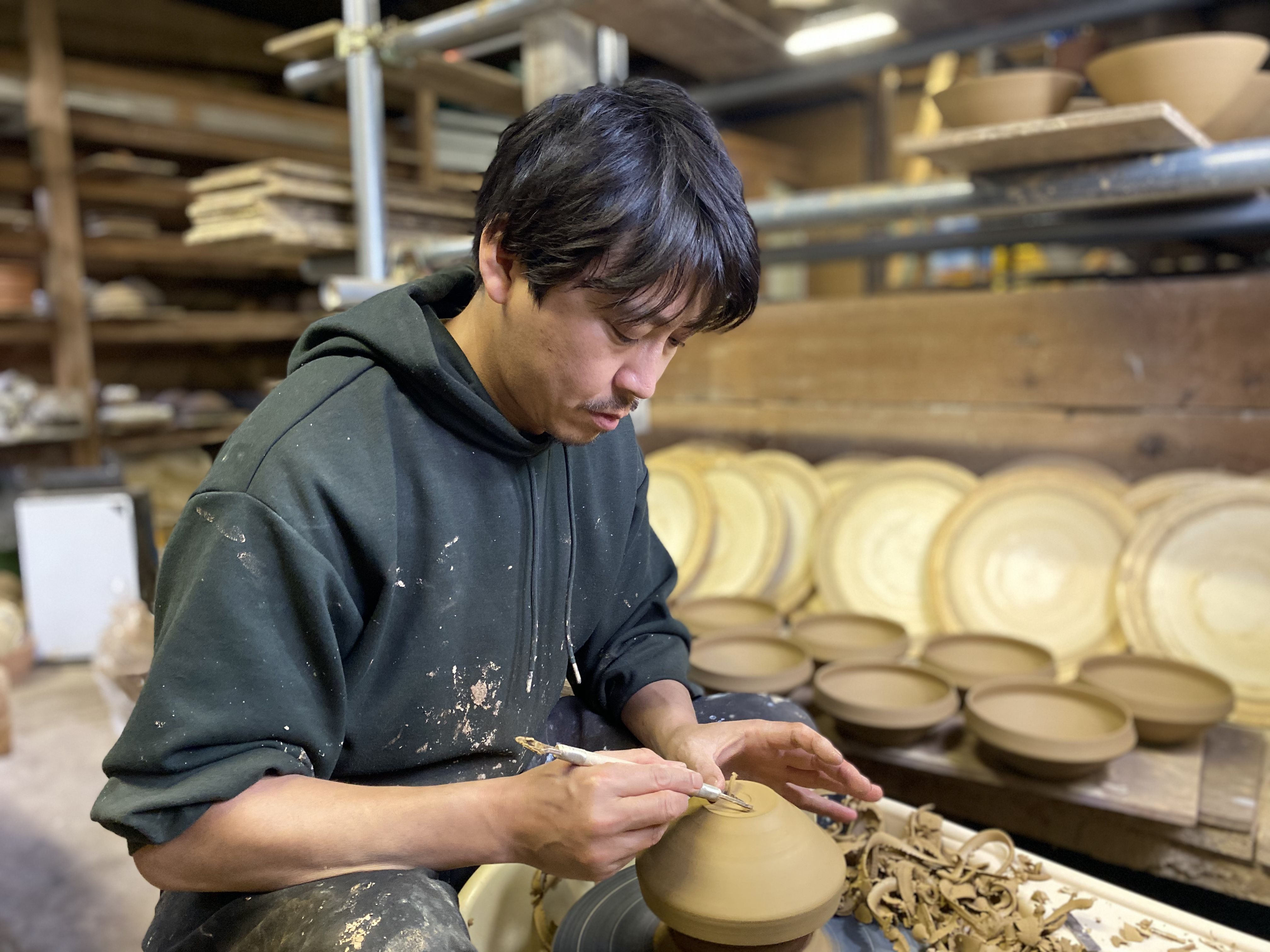 料理のプロが熱愛する、土味豊かなモダンフォルム｜陶芸作家