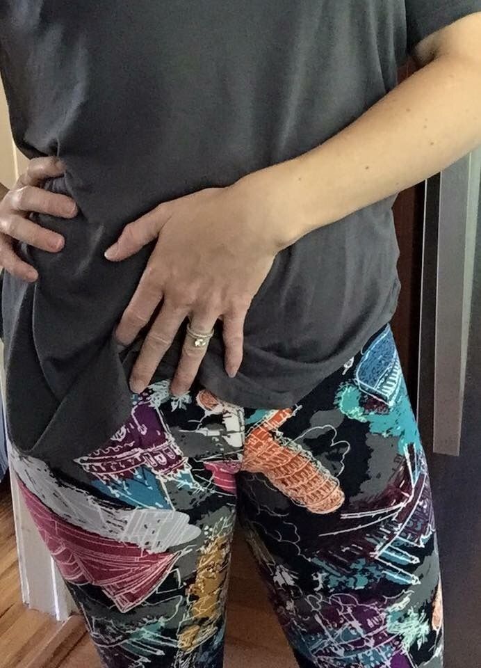 These Leaning Tower of Pisa Leggings Were Very Poorly Designed