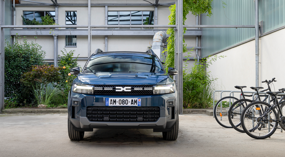 dacia-bigster-2025-01-670620373582e.png