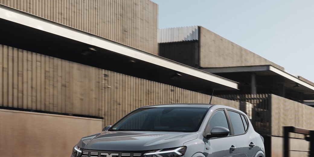 El nuevo Dacia Duster va a ser el SUV híbrido más alto a la venta en España
