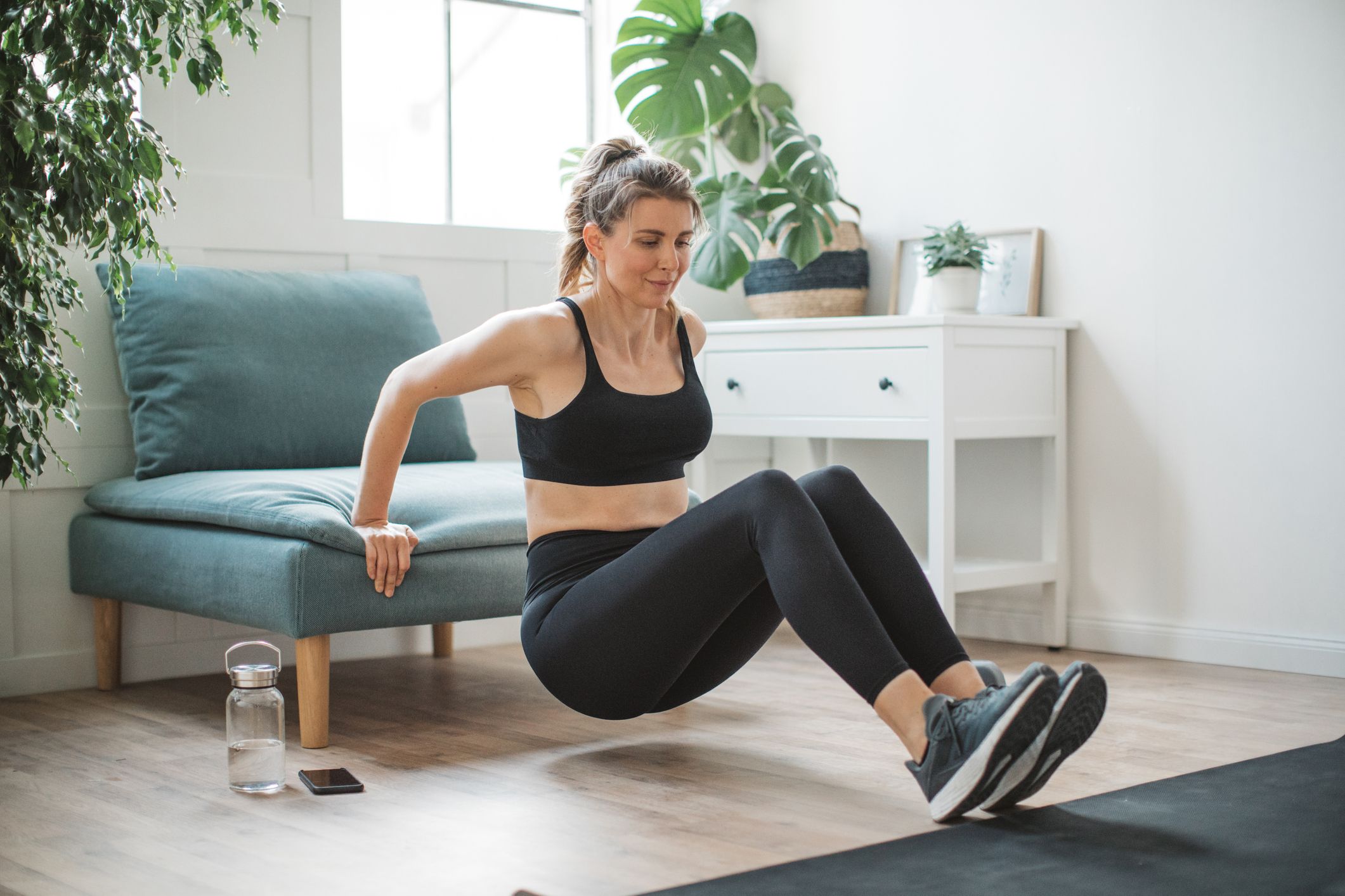 28 mejores ejercicios para hacer en casa con peso corporal