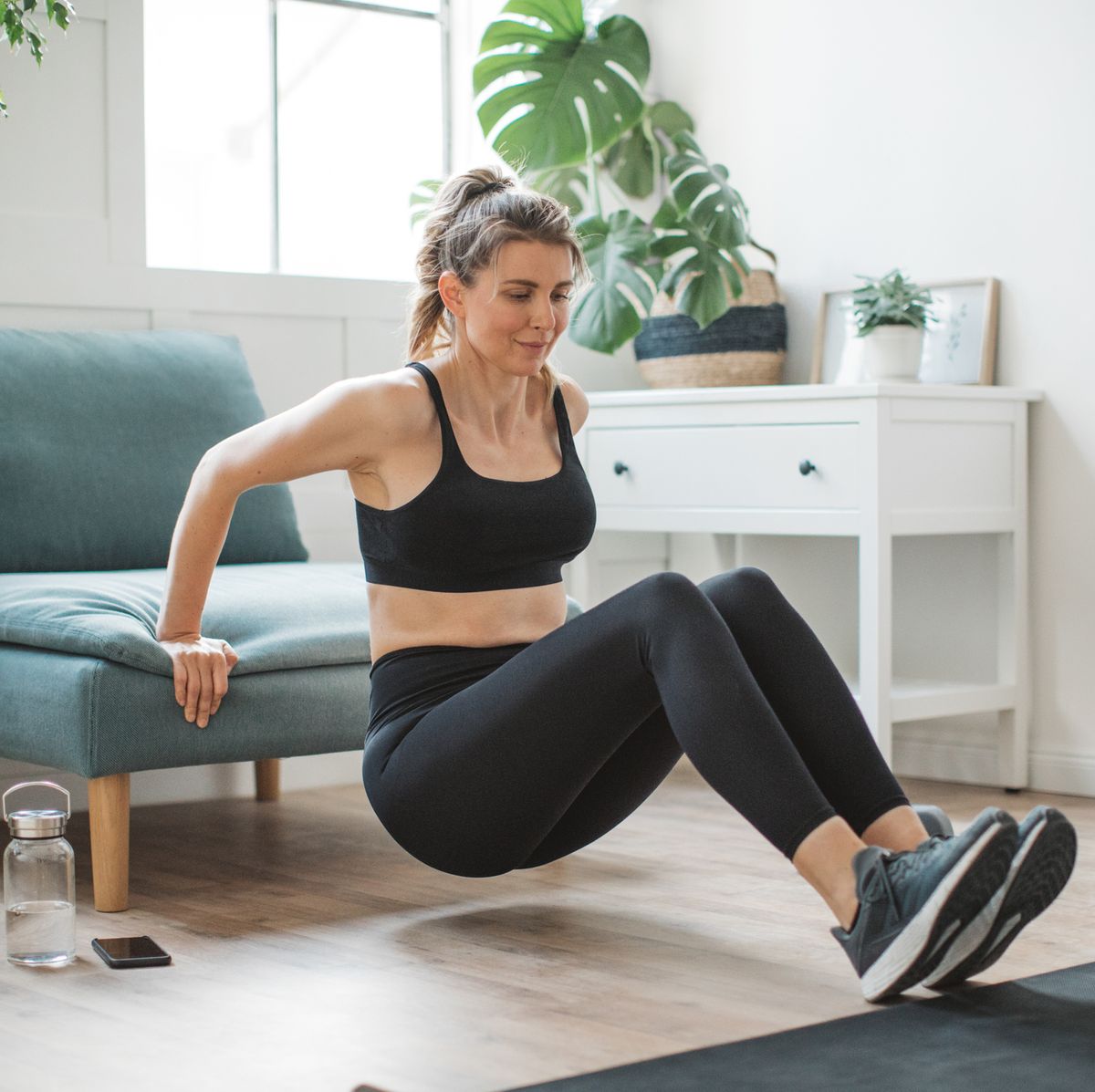 8 ejercicios para fortalecer glúteos y abdomen en casa rápidamente