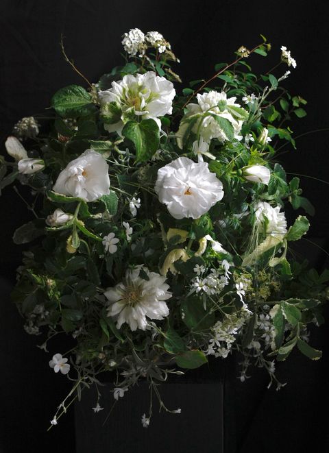Daisy-fung-white-flower-arrangement