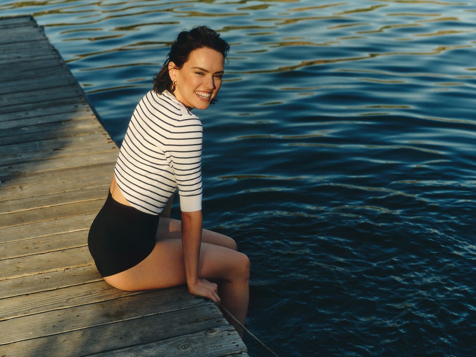 daisy-ridley-striped-shirt-66a19f62c91de.jpg?resize=980:*