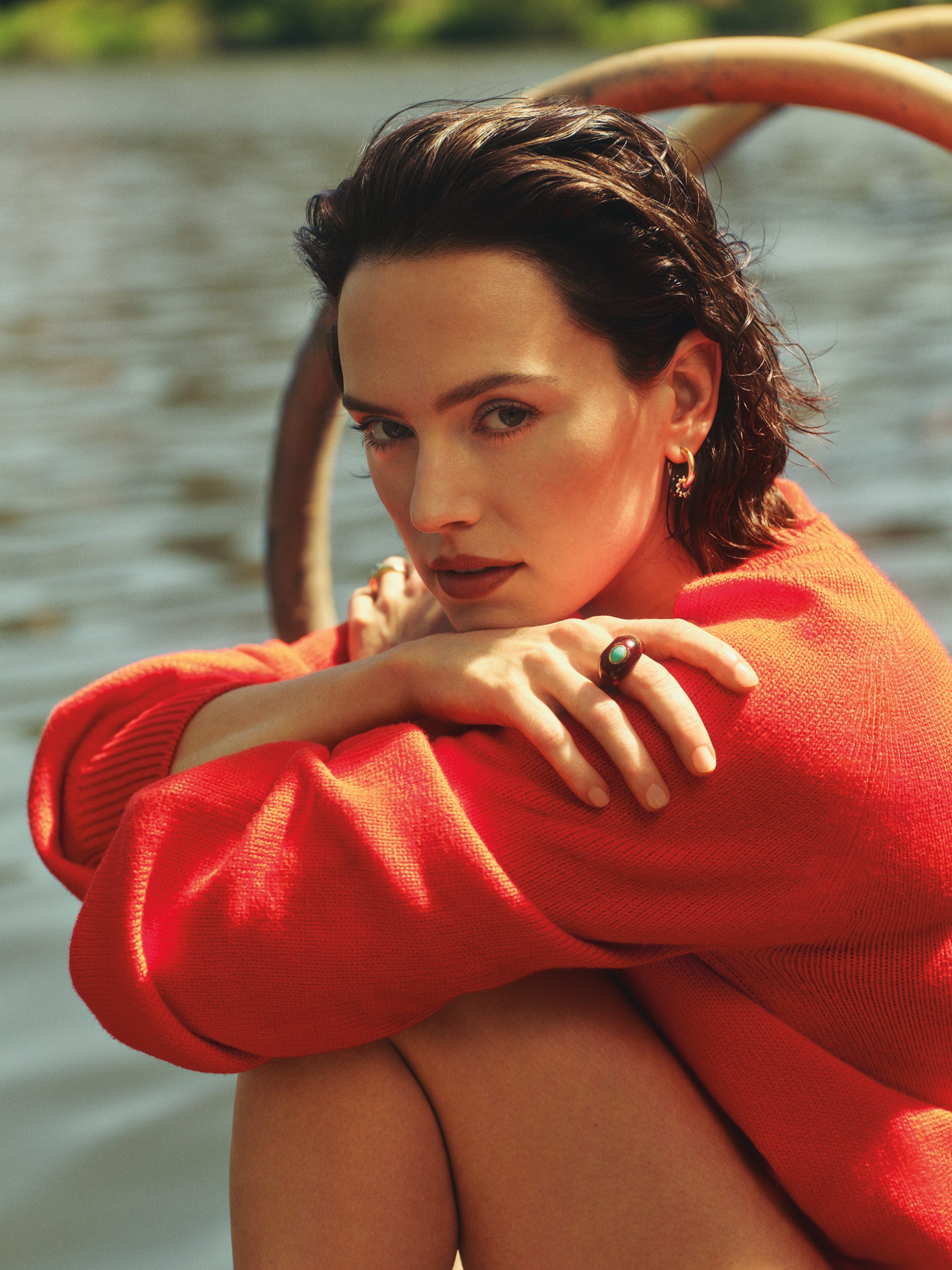 daisy-ridley-wearing-orange-66a19ddedad14.jpg?crop=1.00xw:0.939xh;0,0.0459xh&resize=2048:*