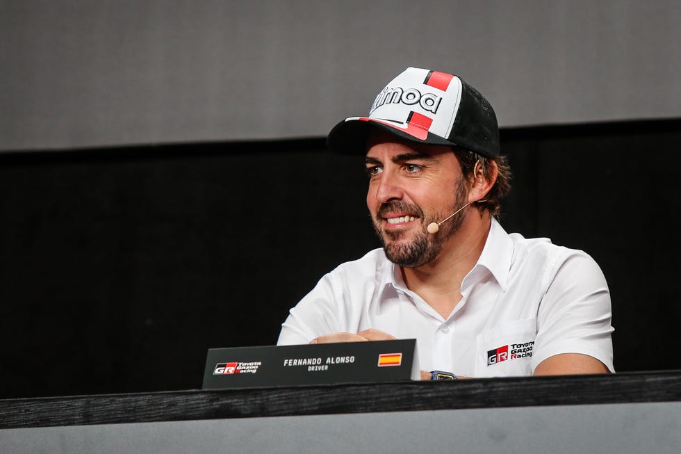 Alonso y sus compañeros de Toyota hacen su particular recreación del 'Mario  Kart