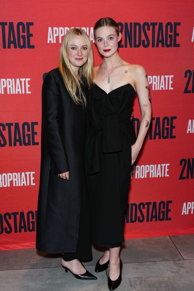 ダコタ・ファニング&エル・ファニング直筆サイン入り2Lサイズ写真… ダコタ・ファニング&エル・ファニング直筆サイン入り2Lサイズ