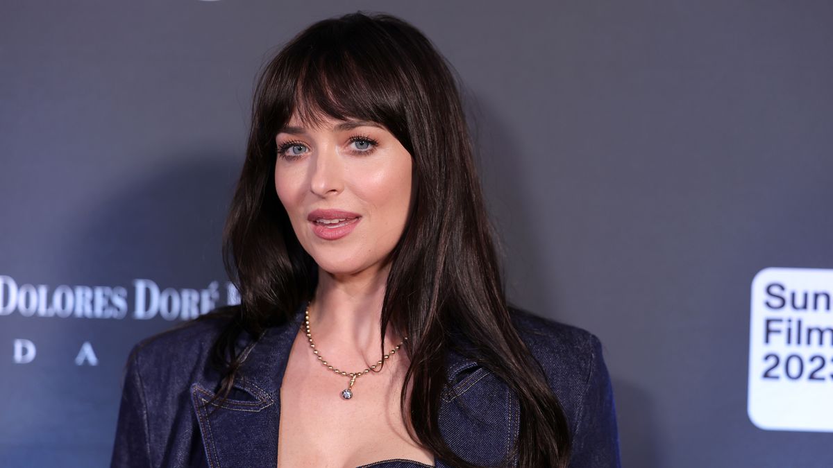 Dakota Johnson Just Stole The Show In A Form Fitting Dress That Will Totally Mesmerize You 