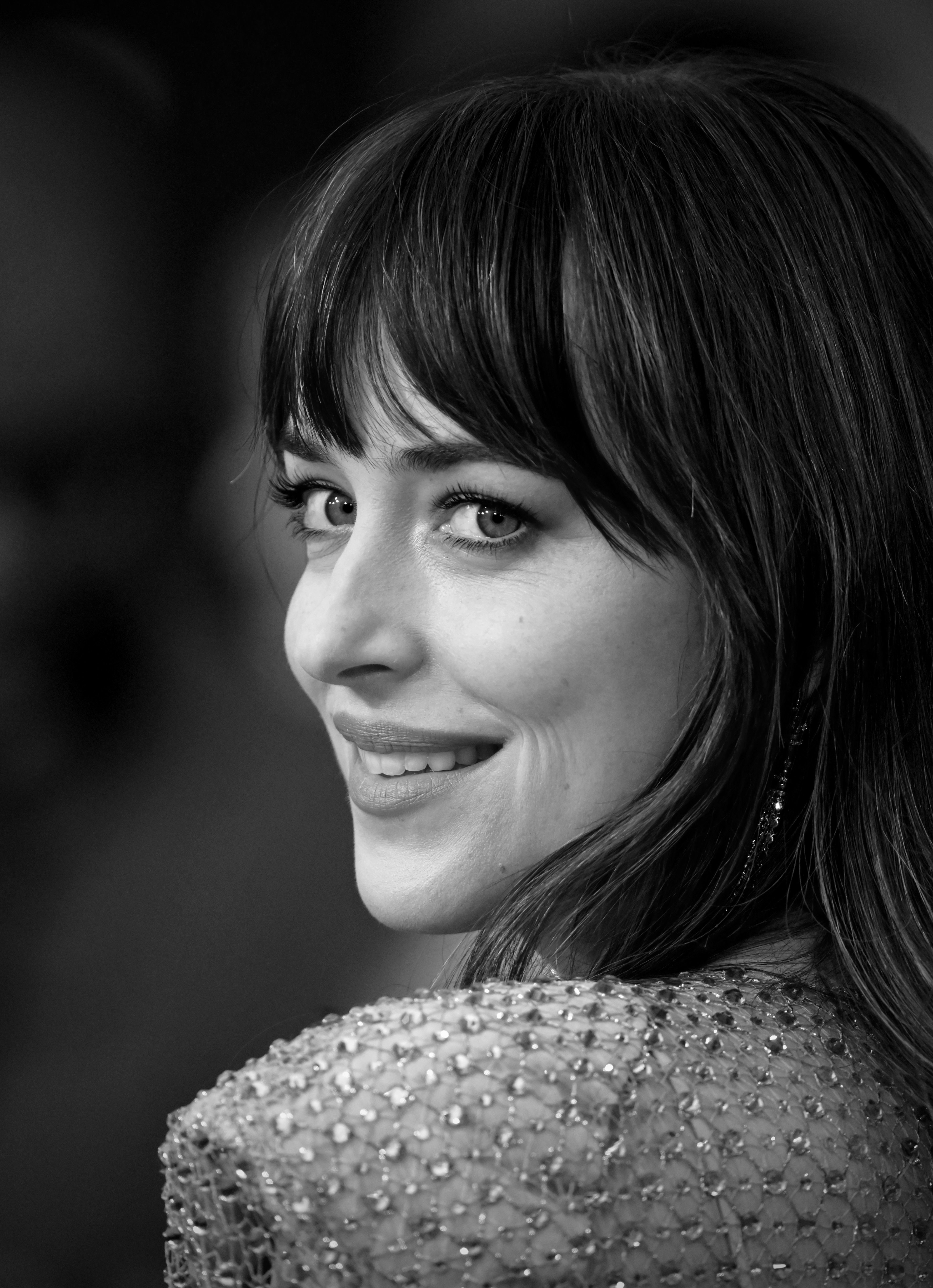 Fifty Shades of Grey' Star Dakota Johnson Ditches the Bangs — See Her New  Look! - Life & Style | Life & Style