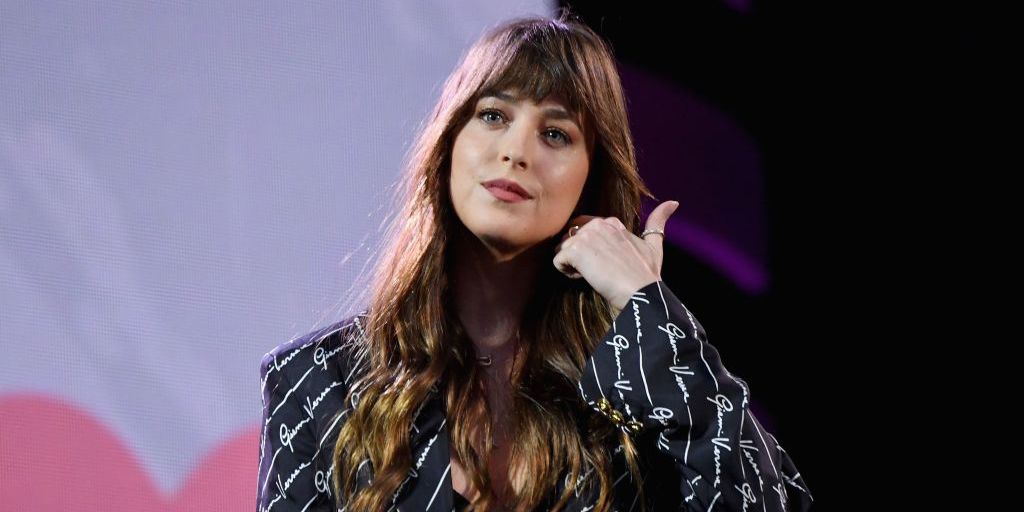 How to Get Hair Like Dakota Johnson, According to Her Hairstylist | Vogue