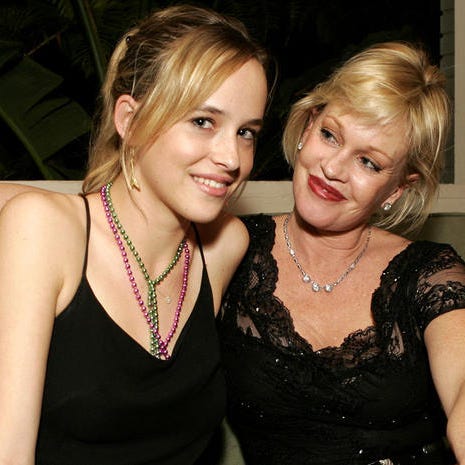 Dakota Johnson con la madre Melanie Griffith