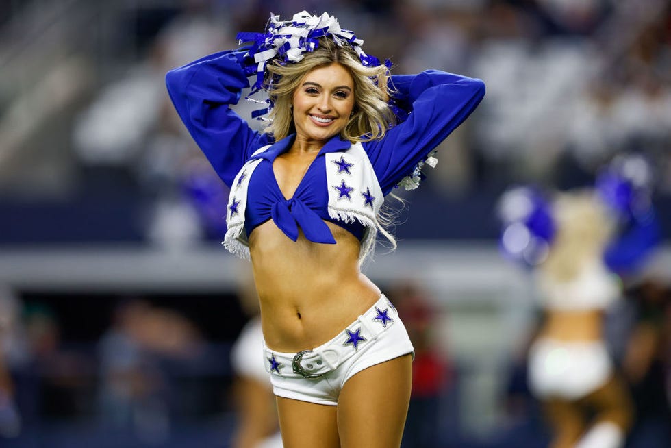 dallas cowboys cheerleaders perform during the game between the dallas cowboys and new york giants on november 12, 2023 at att stadium in arlington, tx