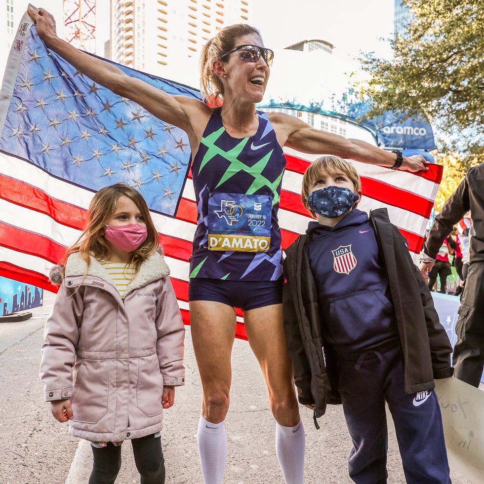 chevron houston marathon andaramco houston half marathonjanuary 16, 2022houston, texas, usa© 2022 kevin morriskeira d'amato with her kids tommy and quin