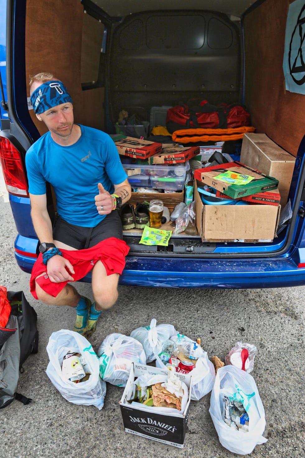 Trunk, Plastic, Bag, Plastic bag, Baseball cap, Baggage, Take-out food, Box, Bermuda shorts, Food storage, 