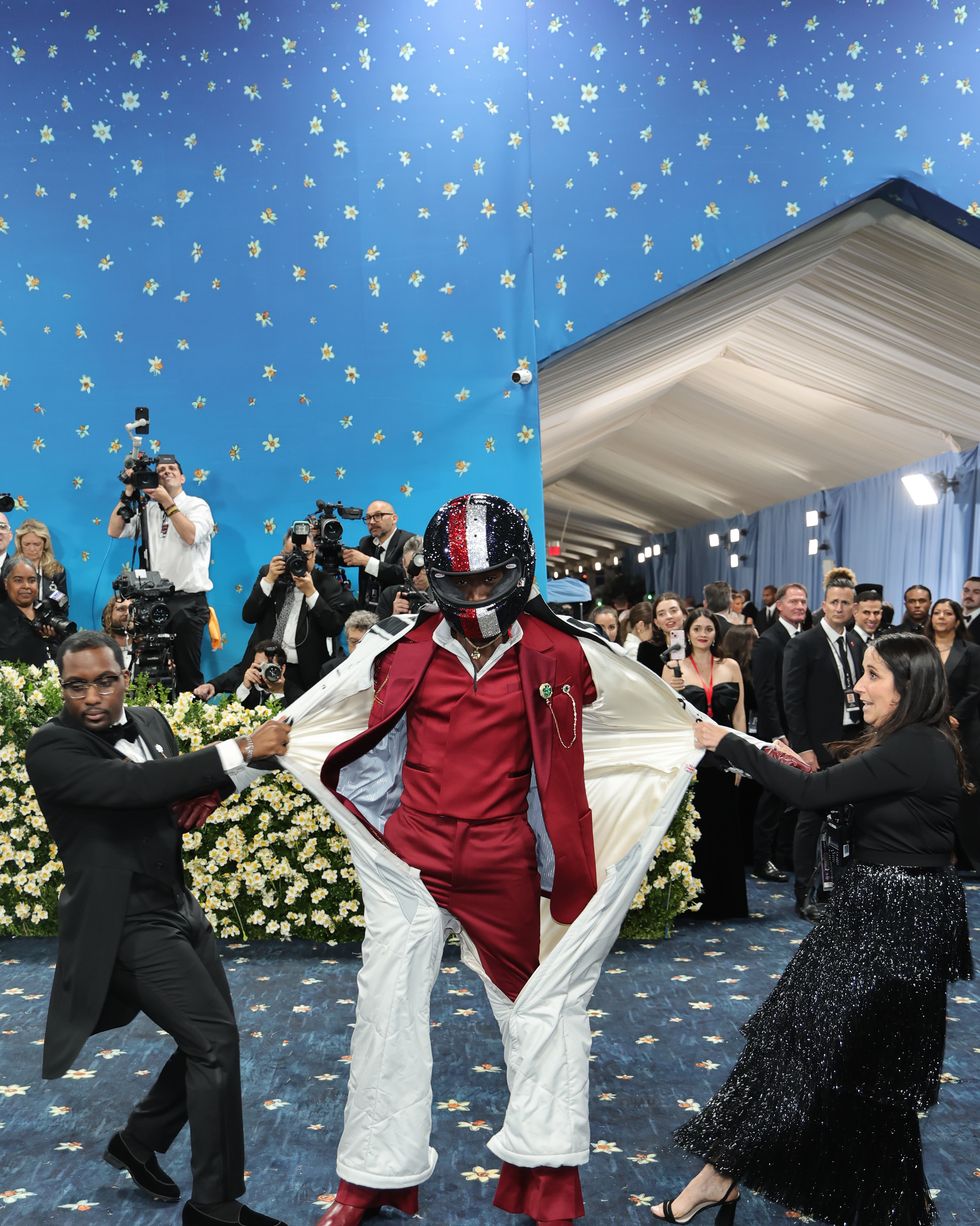 damson-idris-attends-the-2025-met-gala-celebrating-news-photo-1746490971.pjpeg?crop=1.00xw:0.834xh;0,0.137xh&resize=980:*