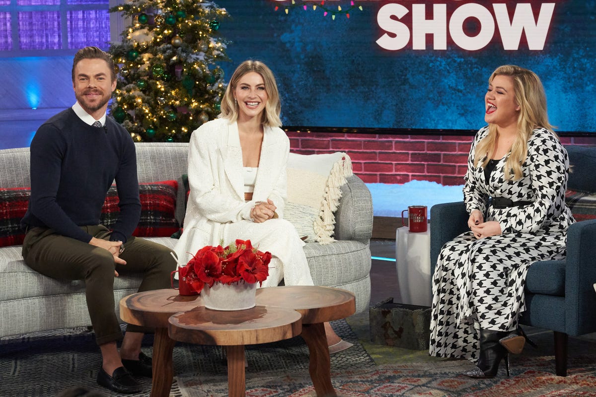 dancing with the stars 2023 julianne hough dog sunny instagram