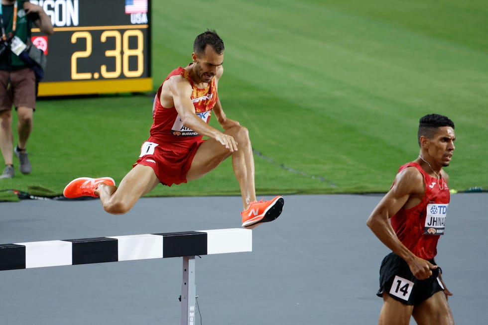 dani arce salta los obstaculos en budapest