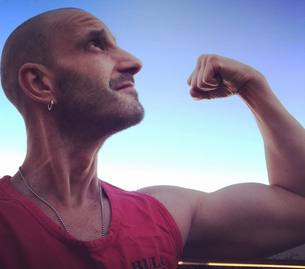 dani rovira celebra que está curado de su cáncer