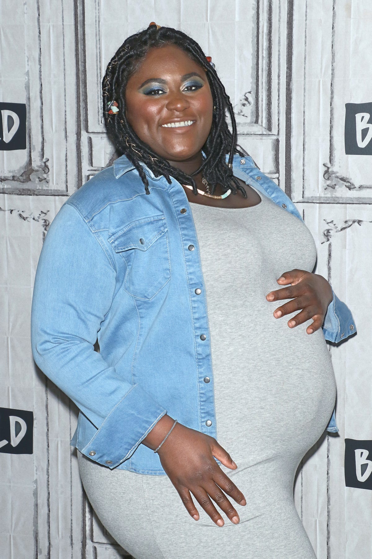 https://hips.hearstapps.com/hmg-prod/images/danielle-brooks-1574175357.jpg?crop=1.00xw:0.334xh;0,0.0502xh&resize=1200:*