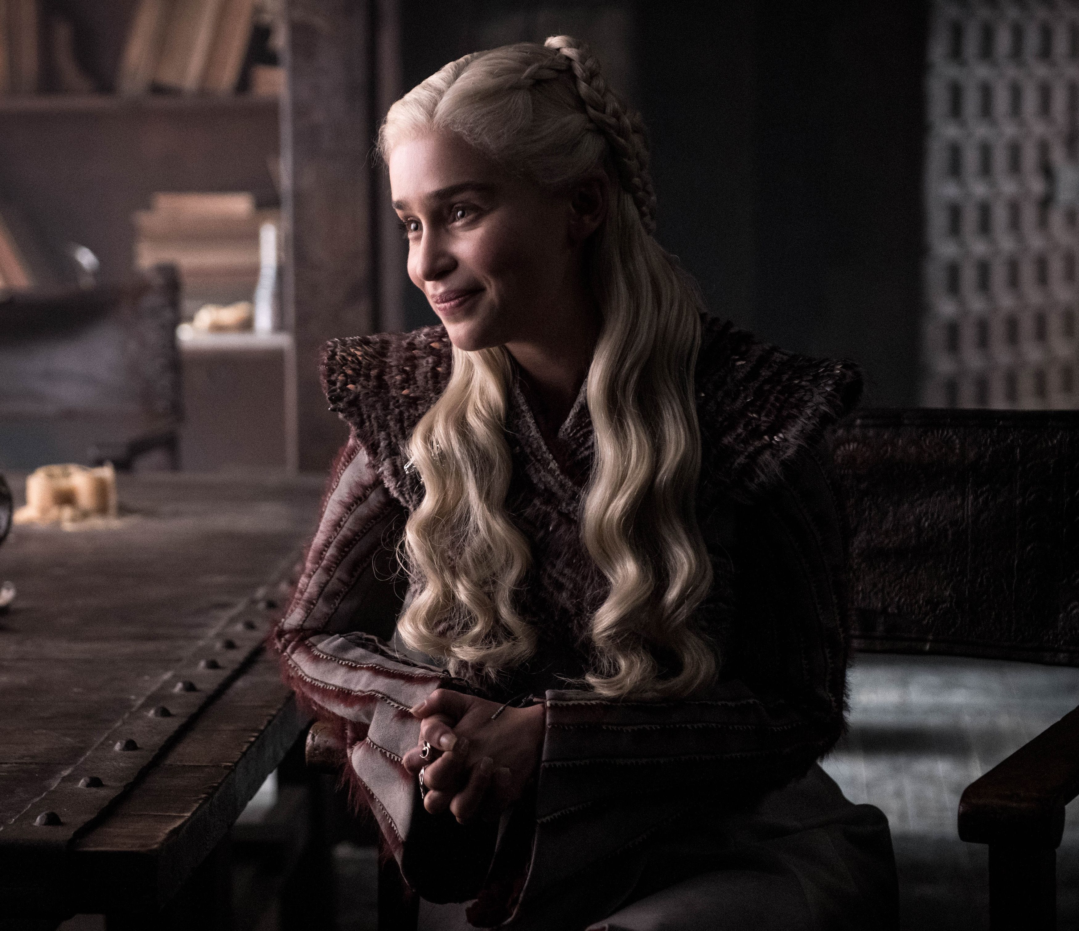 https://hips.hearstapps.com/hmg-prod/images/dany-game-of-thrones-season-8-episode-1-1555086596.jpg