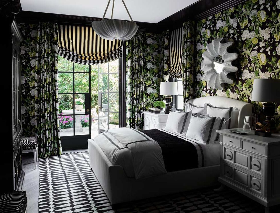 22 Gorgeous Dark Bedrooms - Bedrooms With Dark Color Palettes