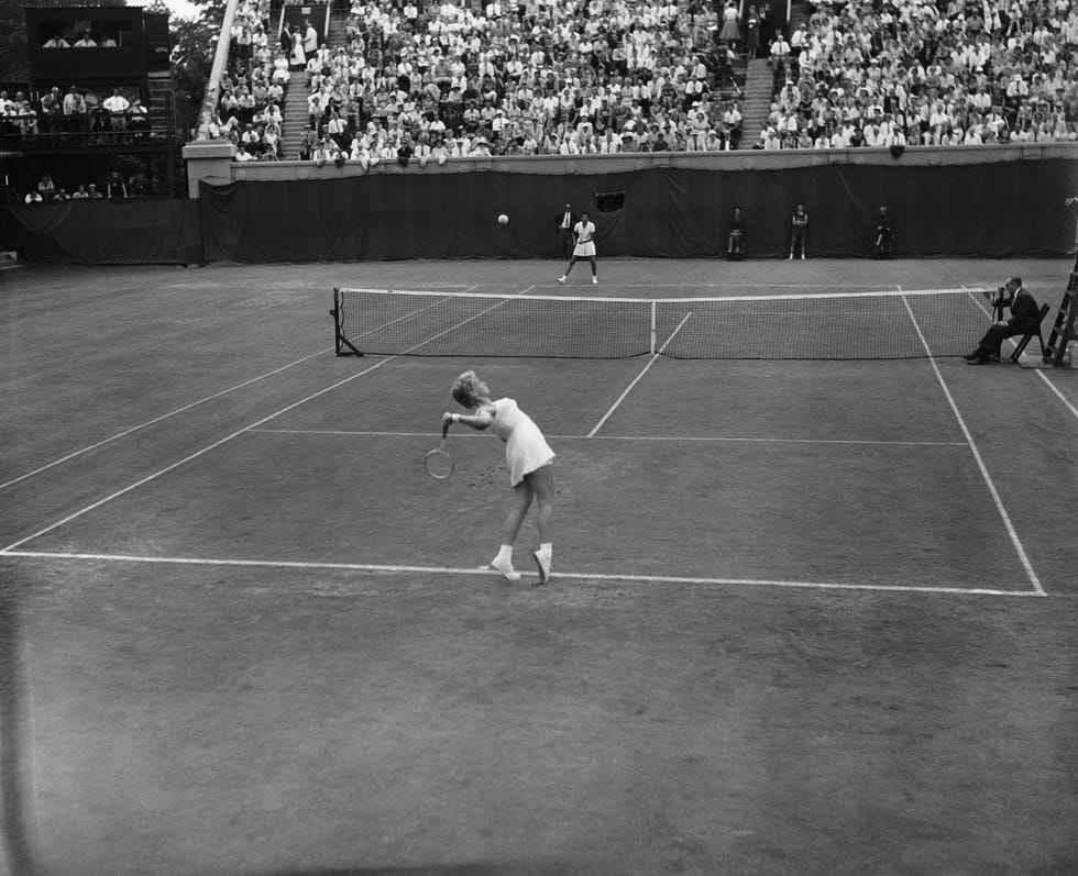 darlene hard serving to althea gibson