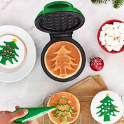 dash christmas tree mini waffle maker