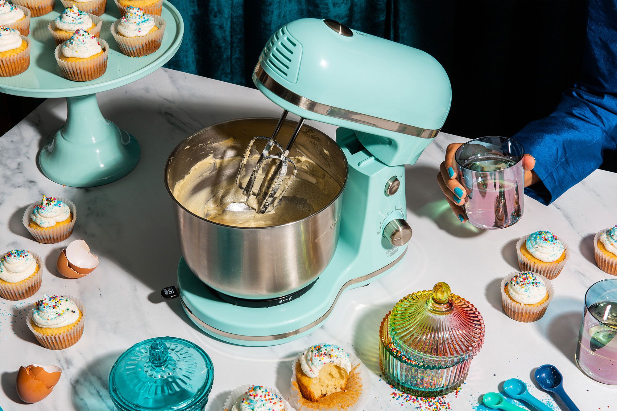DASH Delish by DASH Compact Stand Mixer, 3.5 Quart with Beaters & Dough  Hooks Included - Blue 3.5 Quart Blue