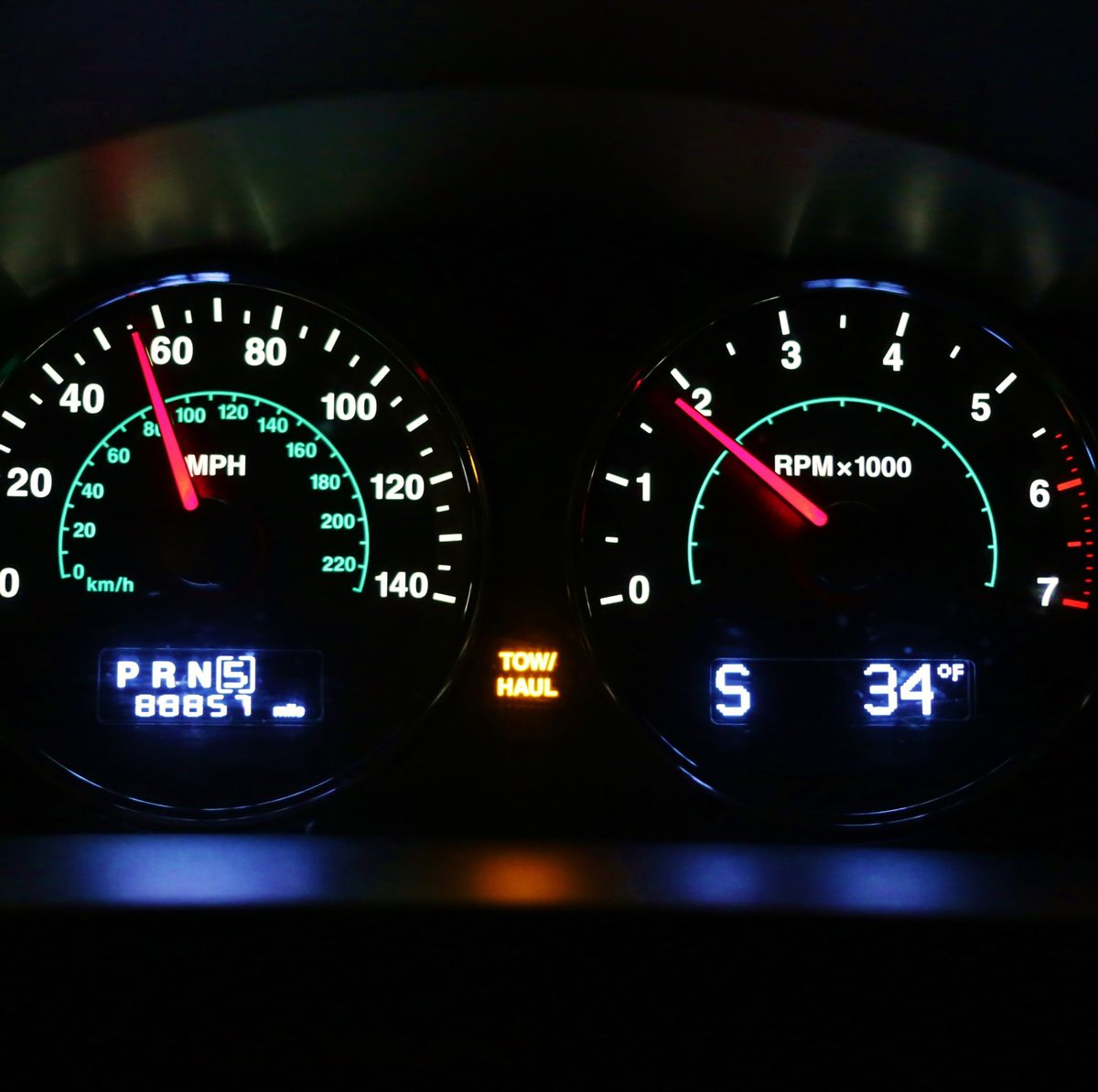What Causes the Tire Pressure Gauge Light to Come on  