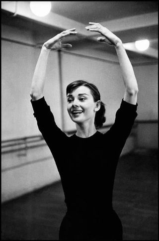 Audrey Hepburn , David "Chim" Seymour, Funny Face, Magnum Photos, ballerina