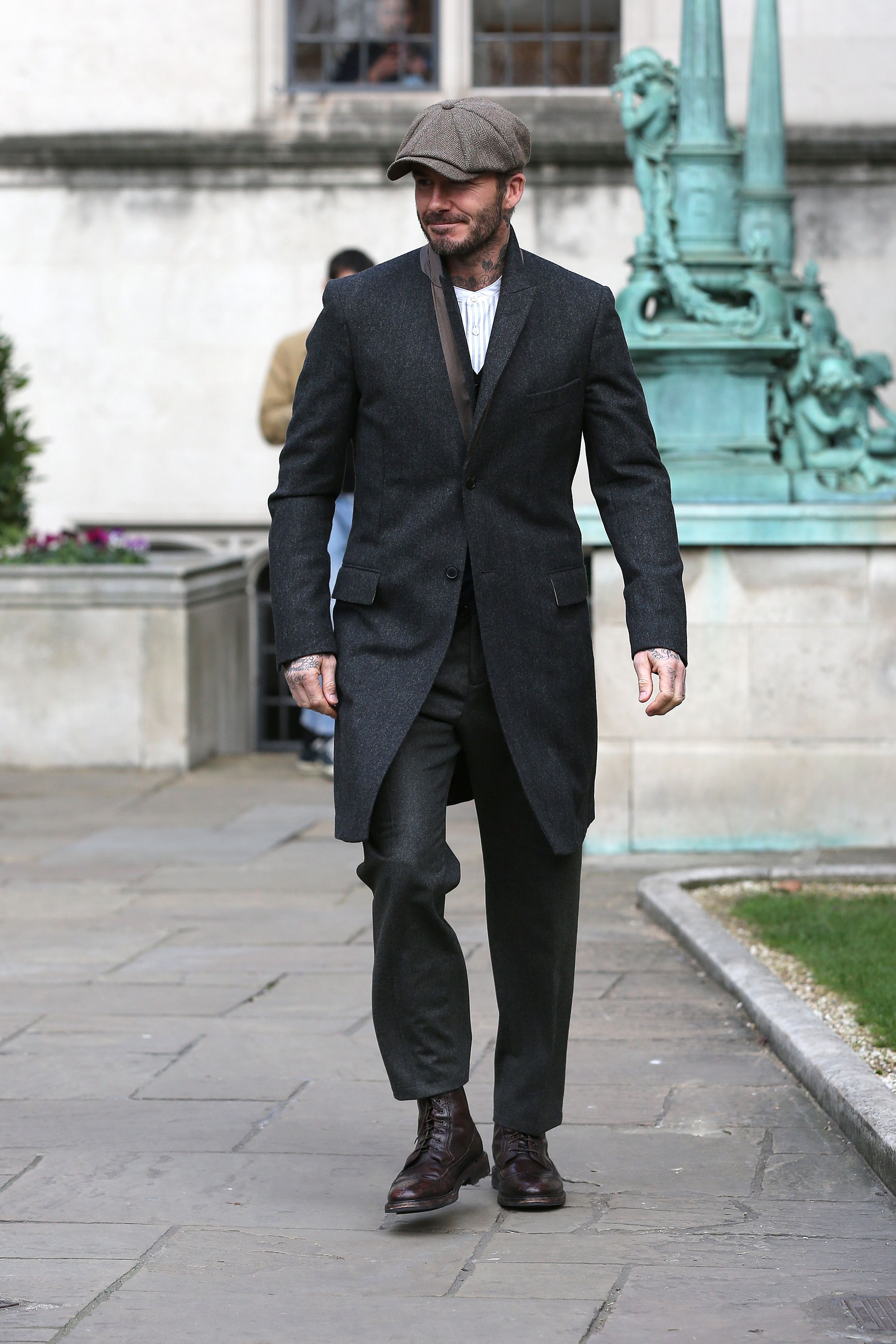 Así como David Beckham eleva el estilo Peaky Blinders con su marca Kent & Curwen