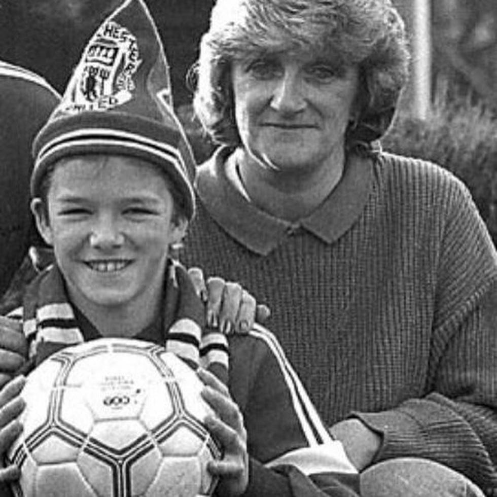 David Beckham felicita a su madre por su cumpleaños