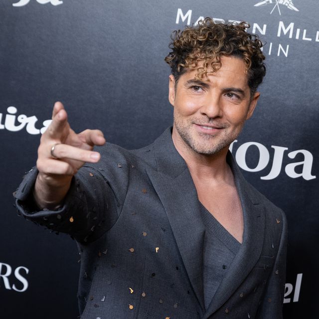 https://hips.hearstapps.com/hmg-prod/images/david-bisbal-attends-the-esquire-men-of-the-year-awards-news-photo-1703247698.jpg?crop=0.668xw:1.00xh;0.163xw,0&resize=640:*