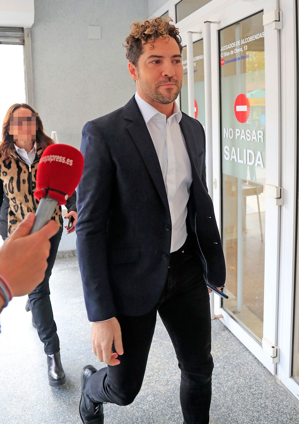 David Bisbal y Elena Tablada se ven las caras en los juzgados de Alcobendas después de la denuncia de él.