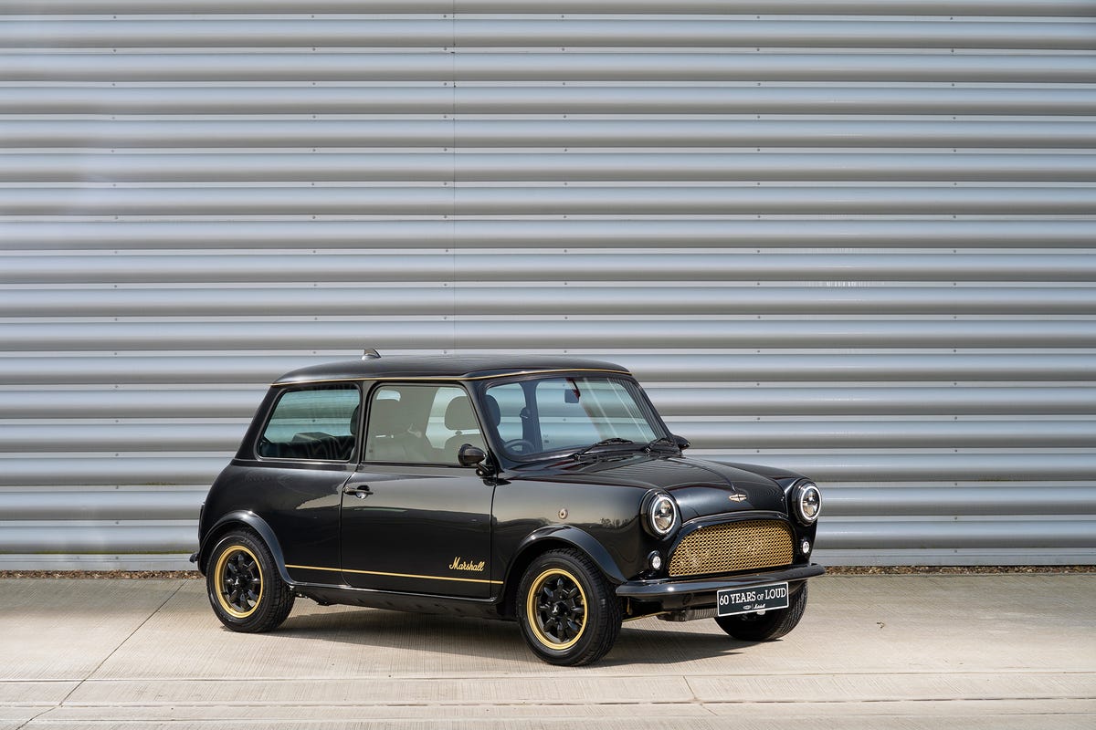 Black Classic Mini  Classic mini, Bmw black, Mini