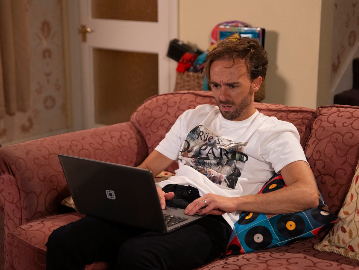 preview for Coronation Street Soap Scoop! Joel's parents return