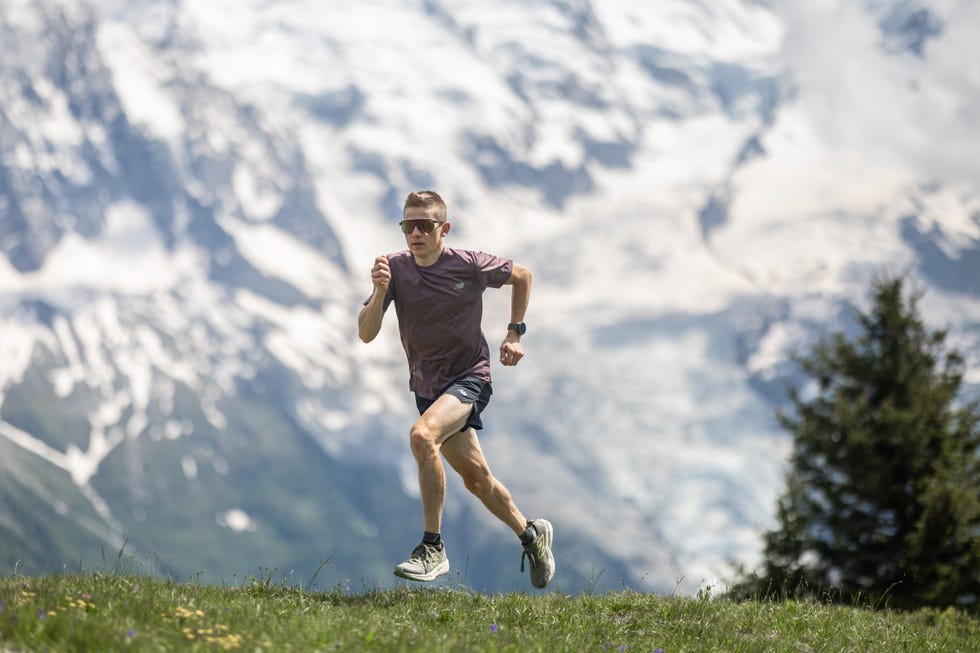 davide magnini corre tra le montagne