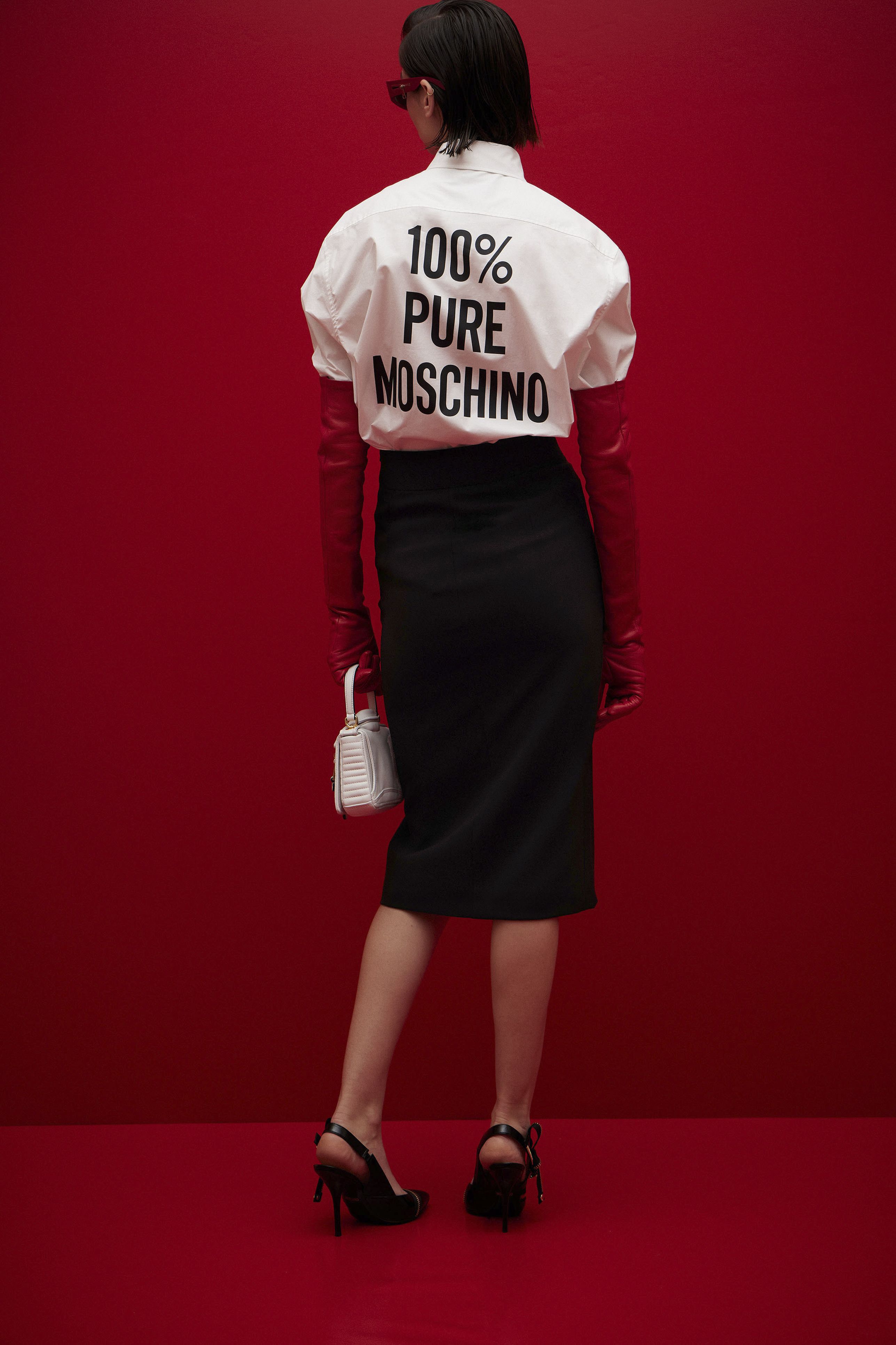 Morto designer discount moschino