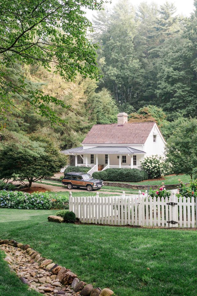 House Pictures - Tours Of Beautiful Country Homes