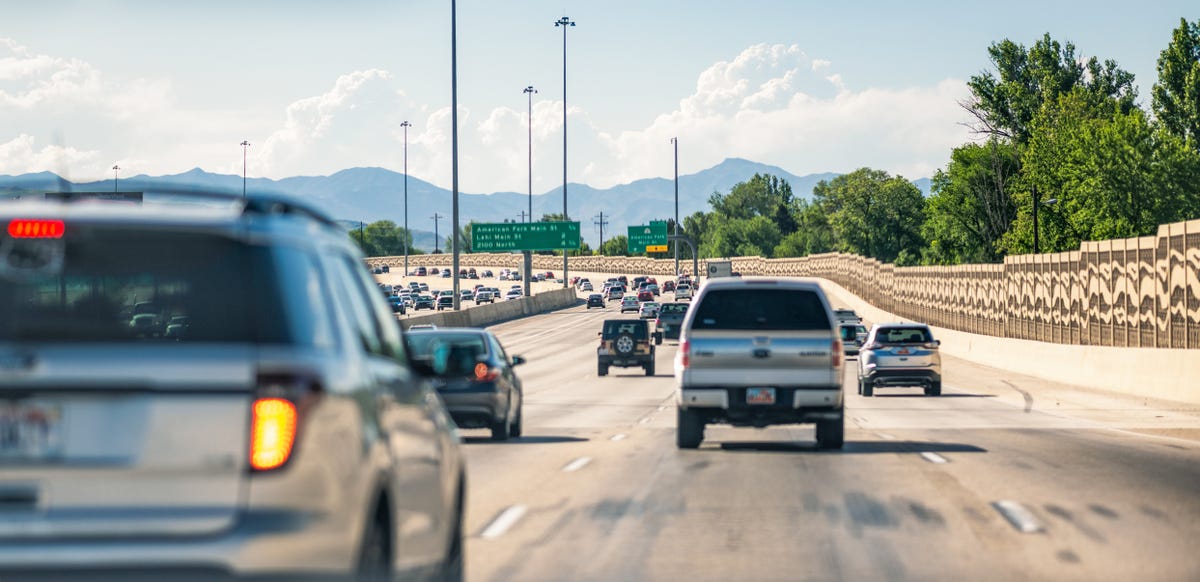 daytime-interstate-traffic-perspective-r